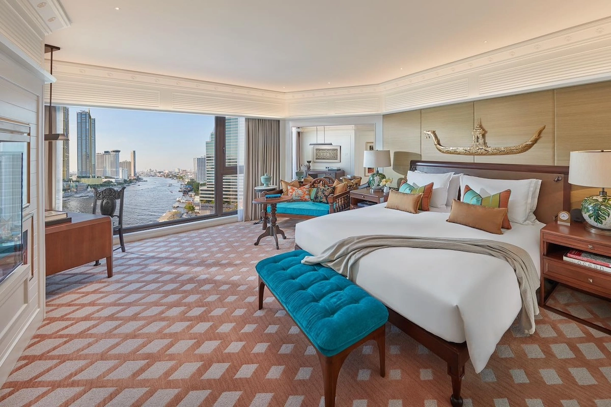 riverside hotel suite at the iconic Mandarin Oriental Bangkok 5-star hotel
